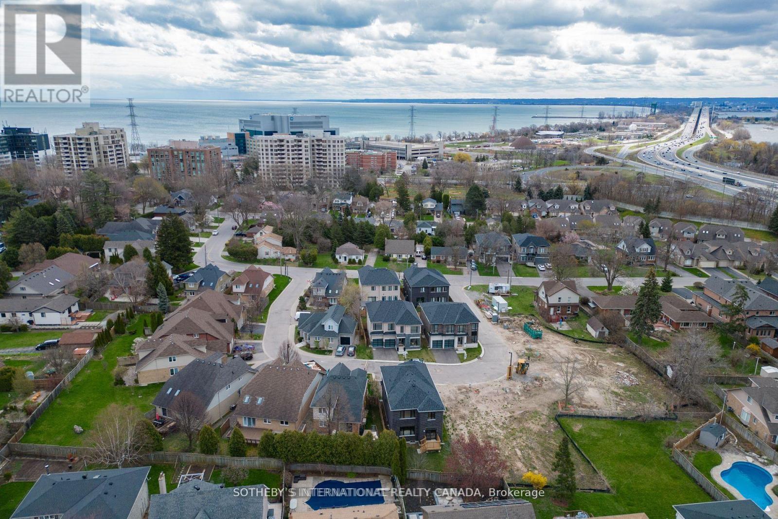 514 Markay Common, Burlington (Brant), Ontario  L7S 0A6 - Photo 3 - W12385577