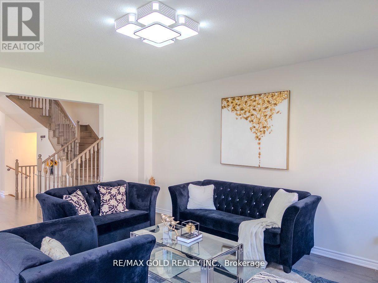 119 Petch Avenue, Caledon, Ontario  L7C 1Z9 - Photo 12 - W12385641