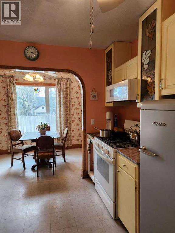 221 Center Avenue Ne, Milk River, Alberta  T0K 1M0 - Photo 3 - A2233466