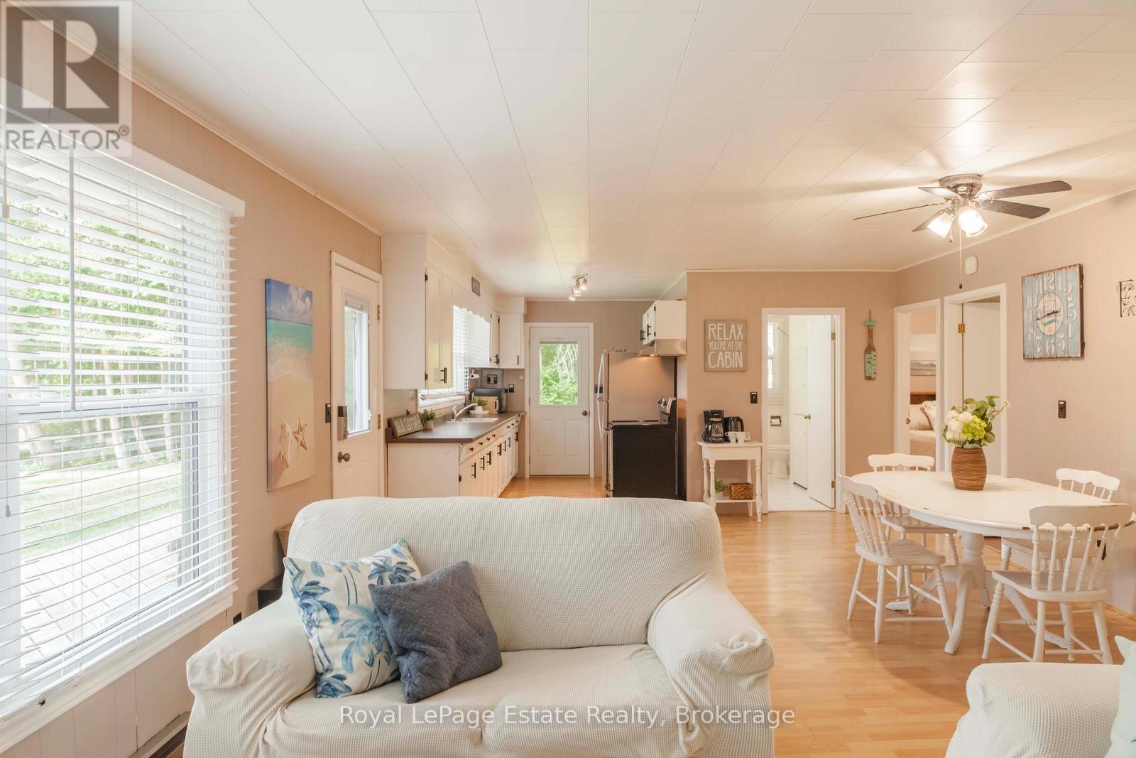 407 Huron Avenue, South Bruce Peninsula, Ontario  N0H 2G0 - Photo 21 - X12385660