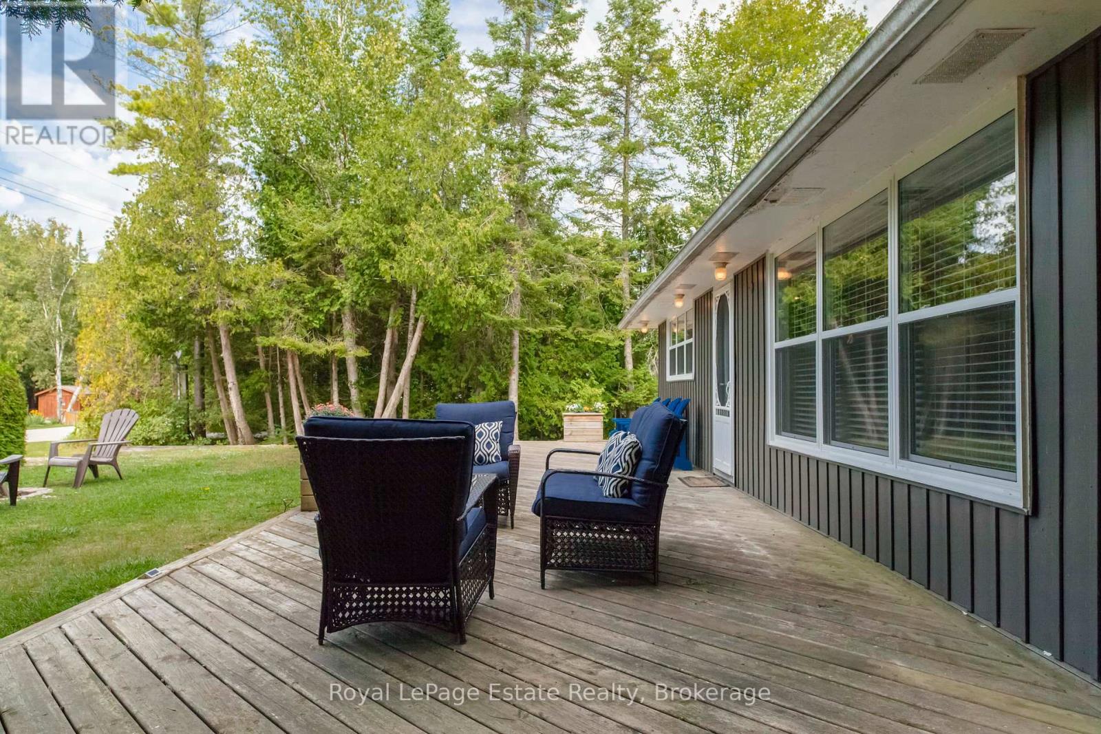 407 Huron Avenue, South Bruce Peninsula, Ontario  N0H 2G0 - Photo 40 - X12385660
