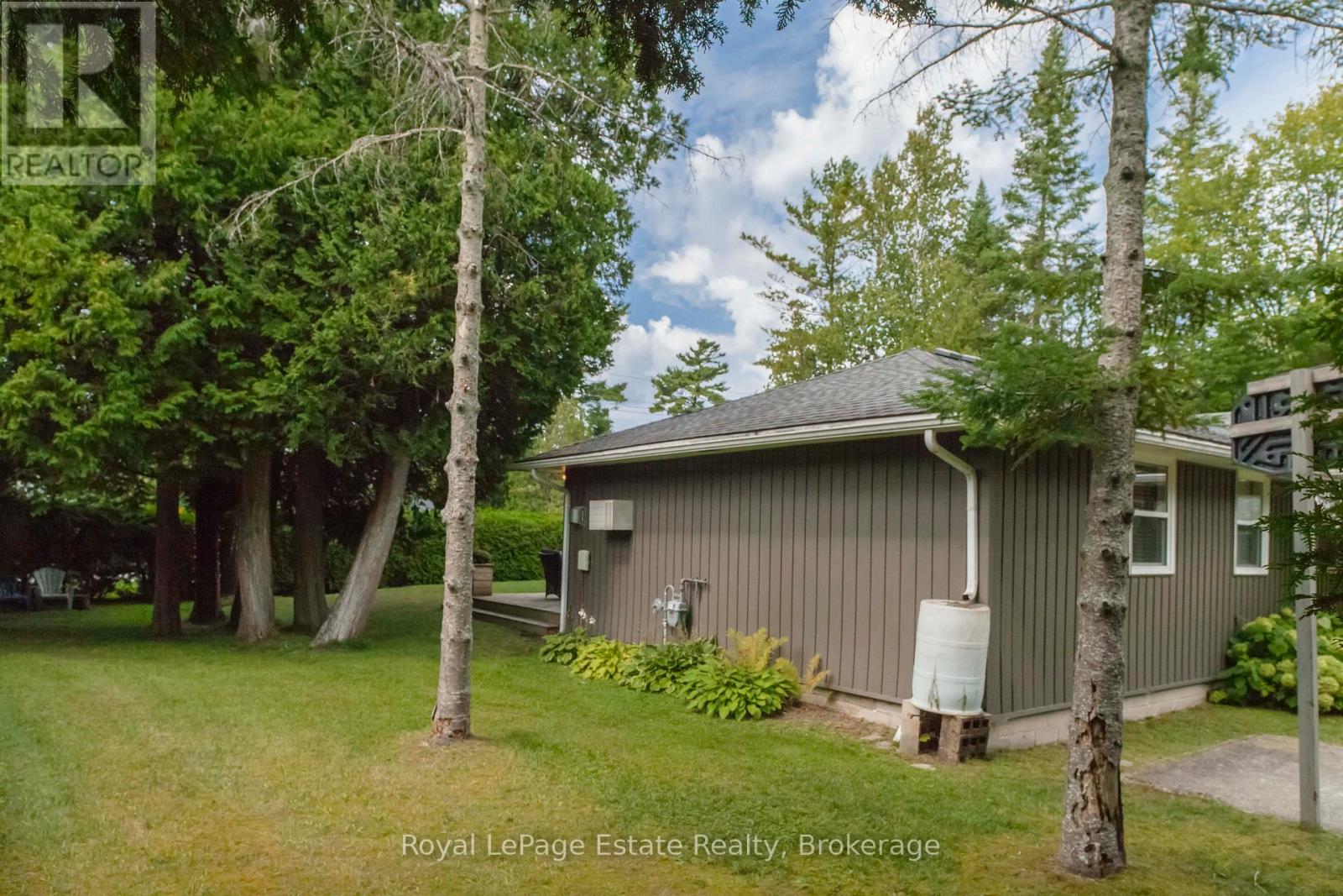 407 Huron Avenue, South Bruce Peninsula, Ontario  N0H 2G0 - Photo 49 - X12385660