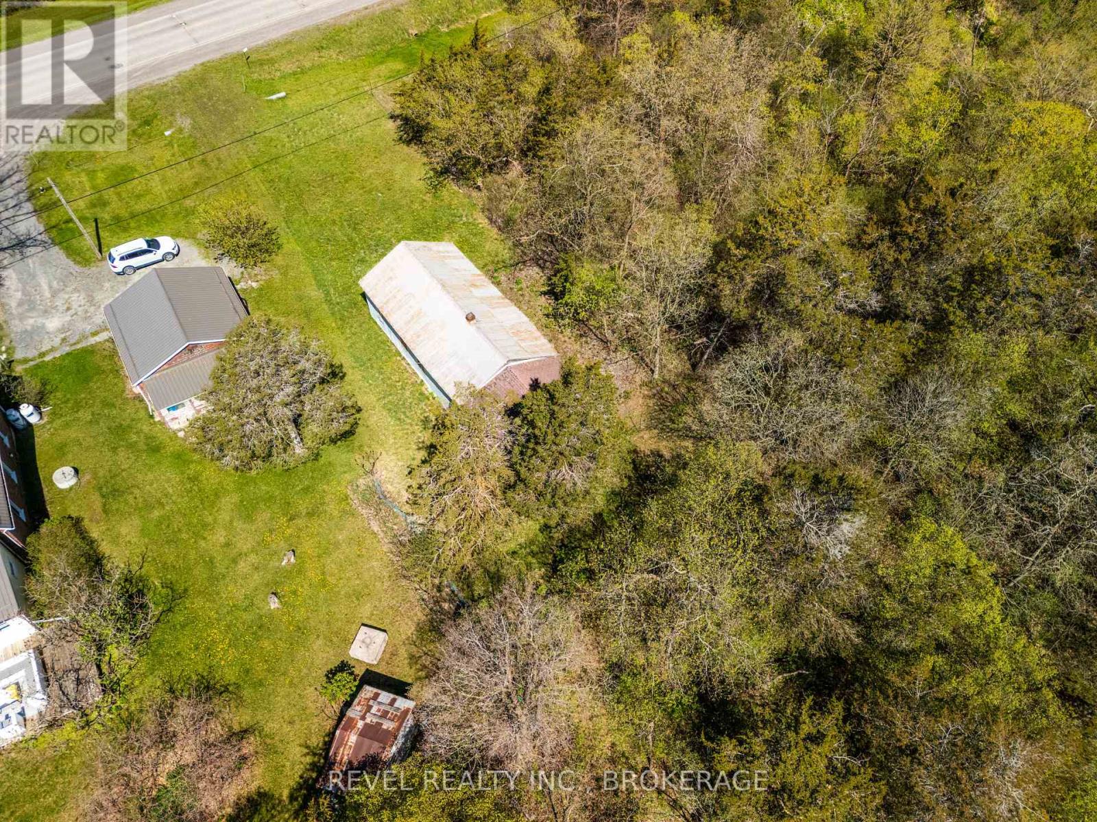 2186 Highway 49 Highway, Prince Edward County (Sophiasburg Ward), Ontario  K0K 2T0 - Photo 11 - X12385662