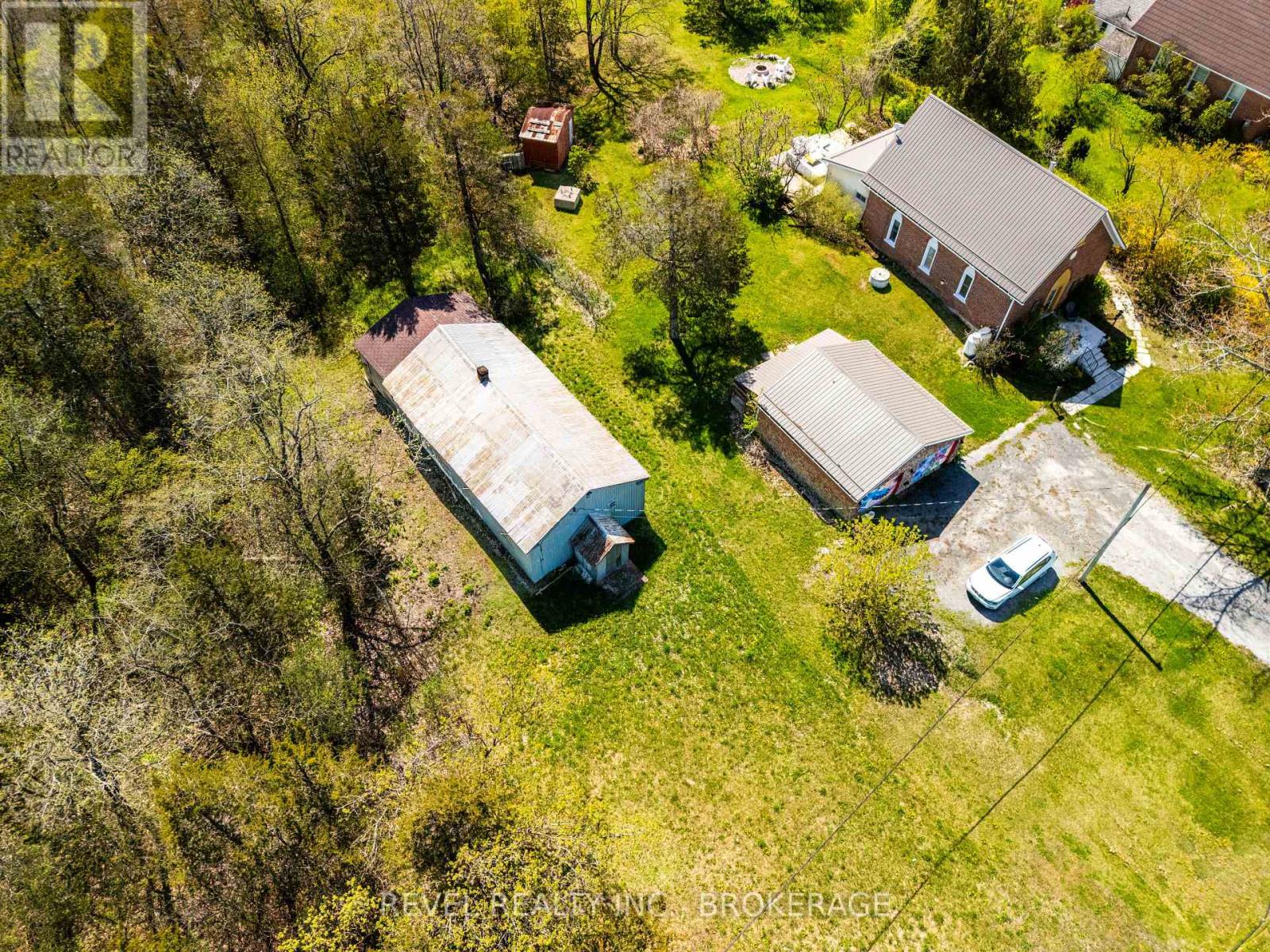 2186 Highway 49 Highway, Prince Edward County (Sophiasburg Ward), Ontario  K0K 2T0 - Photo 12 - X12385662