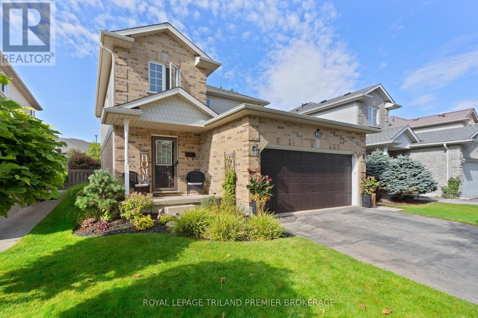 852 Crestview Crescent, London South, Ontario  N6K 4W9 - Photo 2 - X12385673