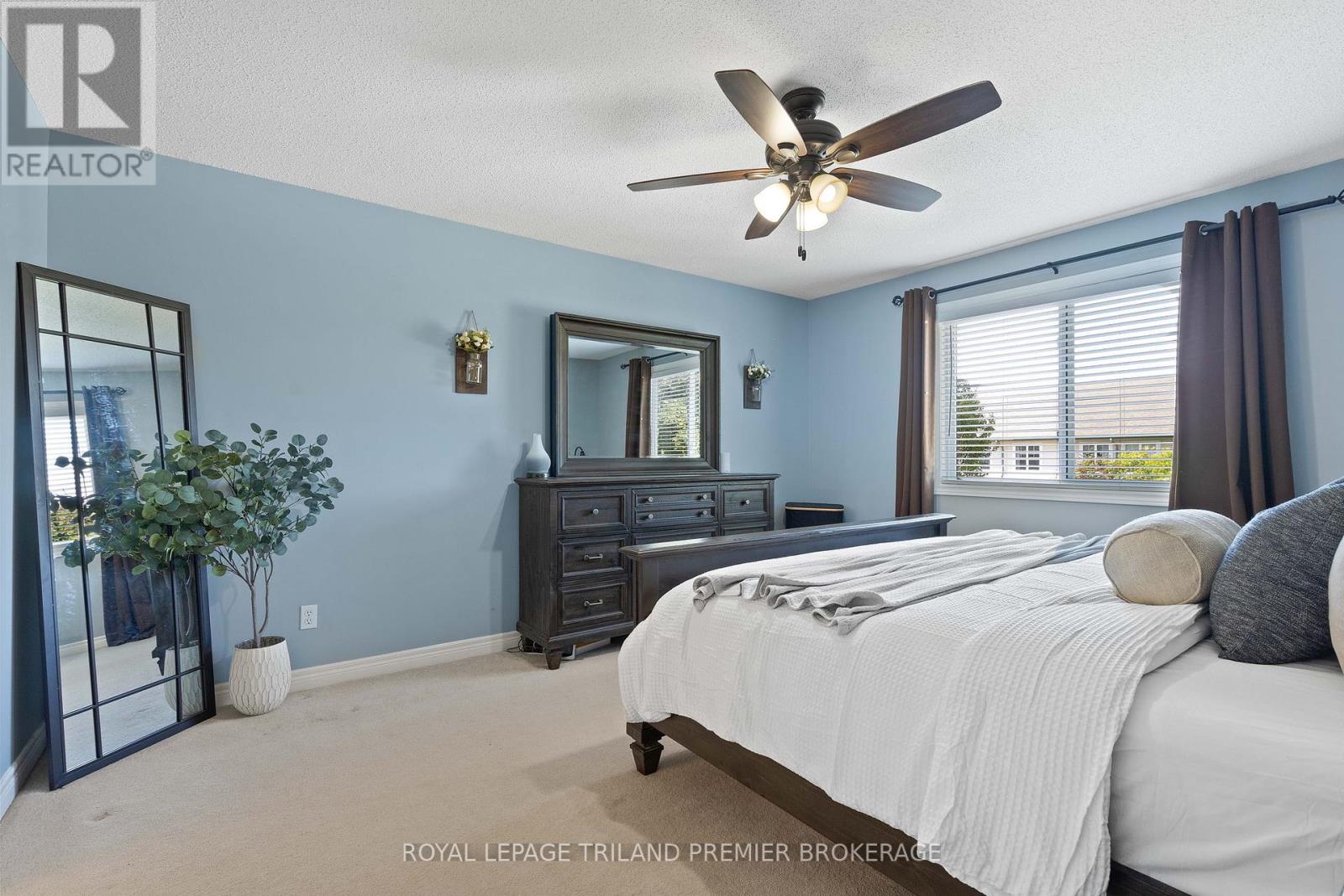 852 Crestview Crescent, London South, Ontario  N6K 4W9 - Photo 24 - X12385673