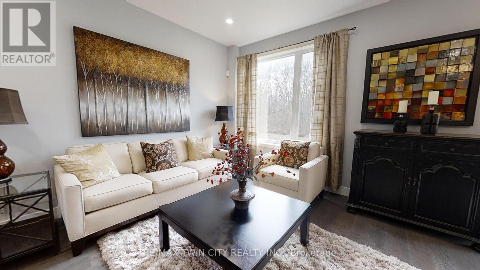 2024 Evans Boulevard, London South, Ontario  N6M 0J6 - Photo 2 - X12385589