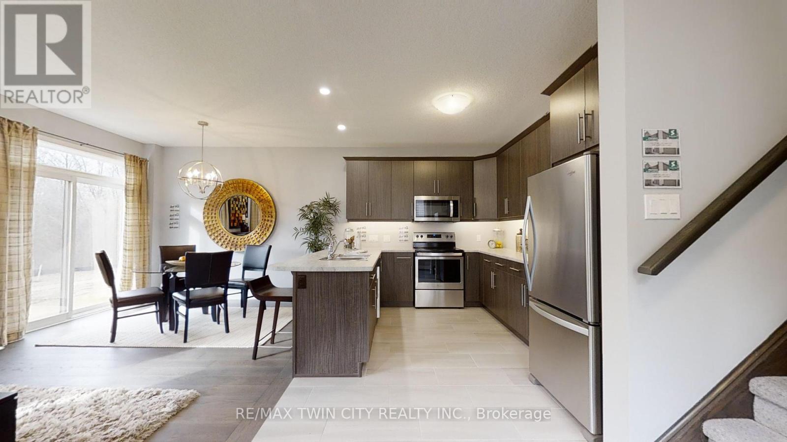 2024 Evans Boulevard, London South, Ontario  N6M 0J6 - Photo 4 - X12385589