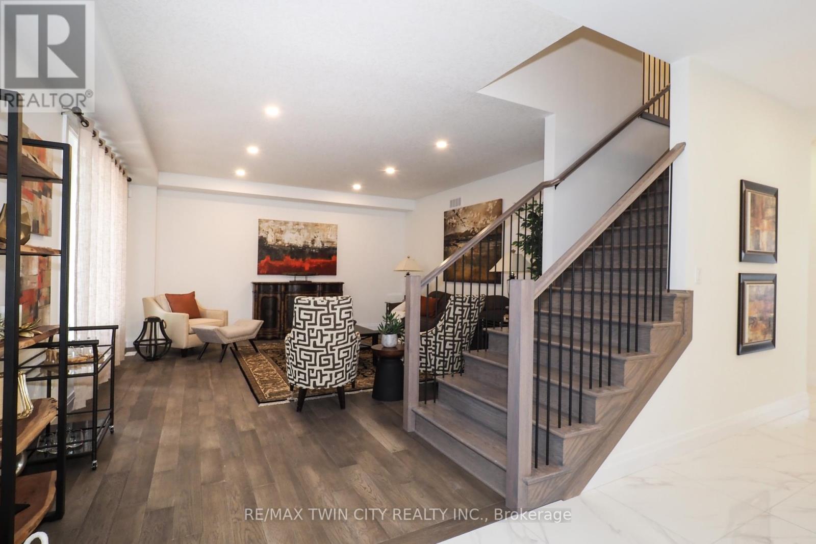 217 Jeffrey Place, Kitchener, Ontario  N2C 2T7 - Photo 18 - X12385602
