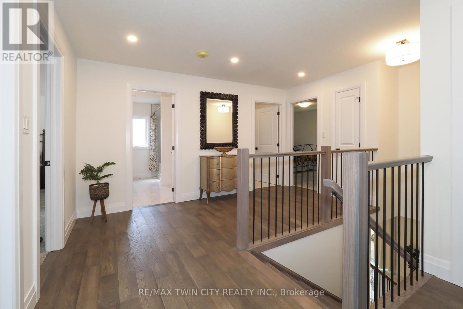 217 Jeffrey Place, Kitchener, Ontario  N2C 2T7 - Photo 23 - X12385602