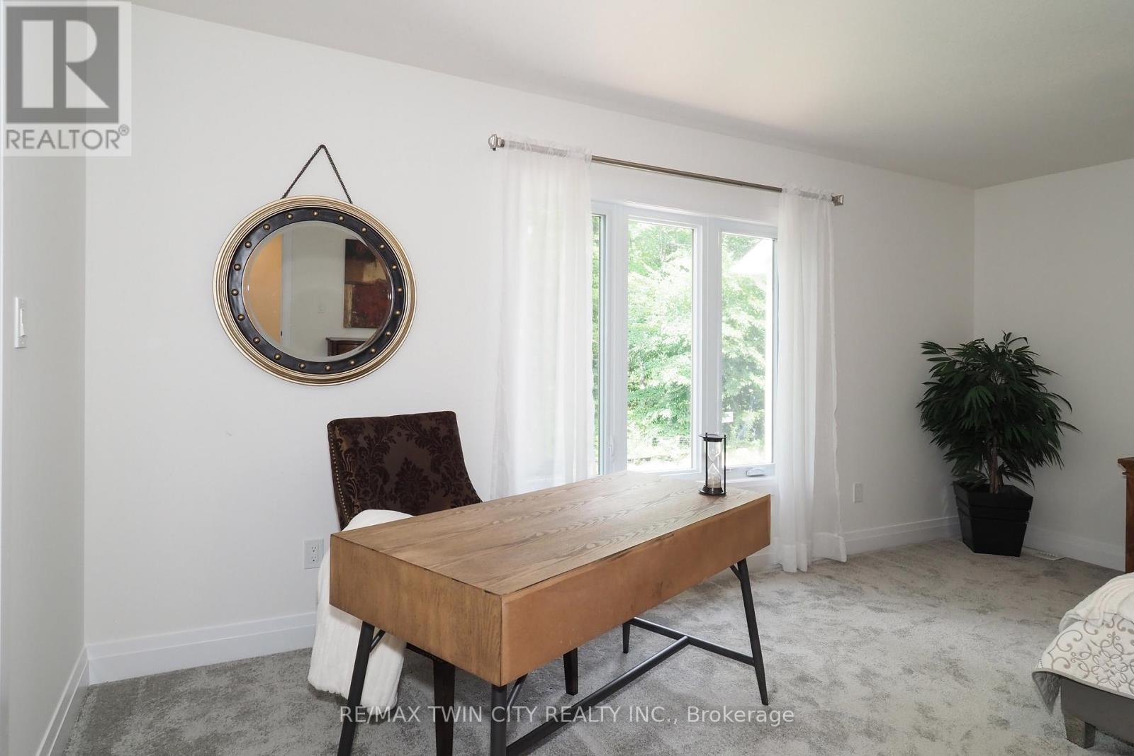 217 Jeffrey Place, Kitchener, Ontario  N2C 2T7 - Photo 25 - X12385602