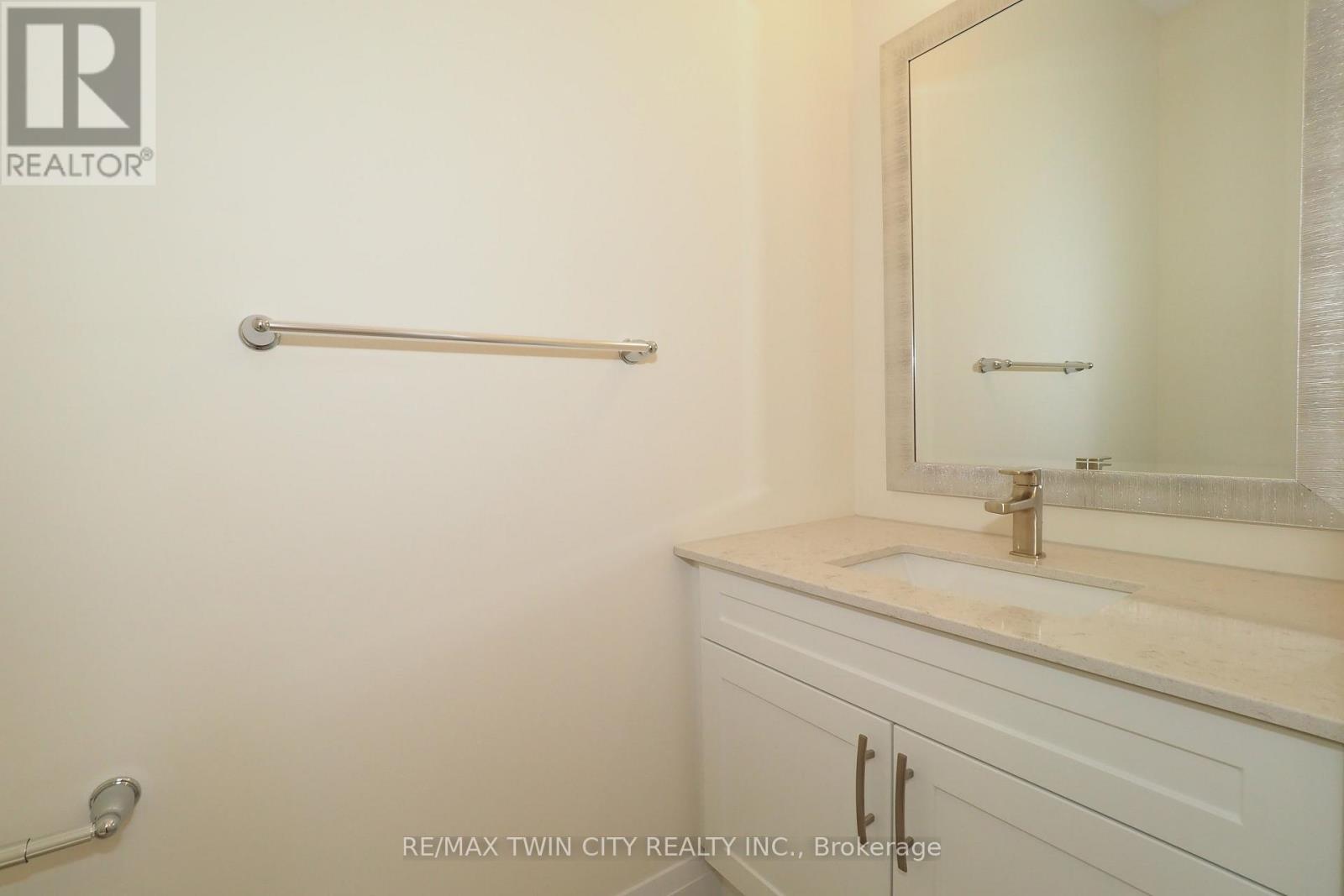 220 Jeffrey Place, Kitchener, Ontario  N2C 2T7 - Photo 15 - X12385609