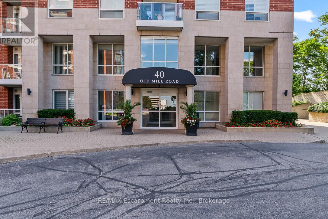 103 - 40 Old Mill Road, Oakville, Ontario  L6J 7W2 - Photo 2 - W12385675