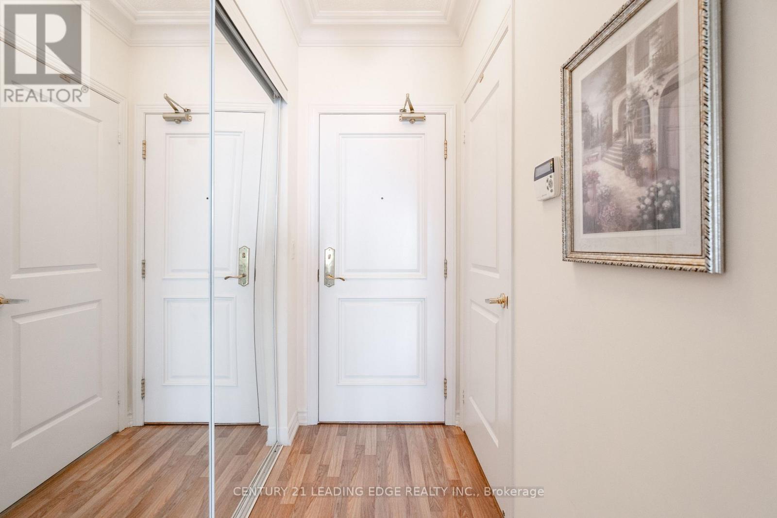 Property at 708 - 9225 JANE STREET image 4