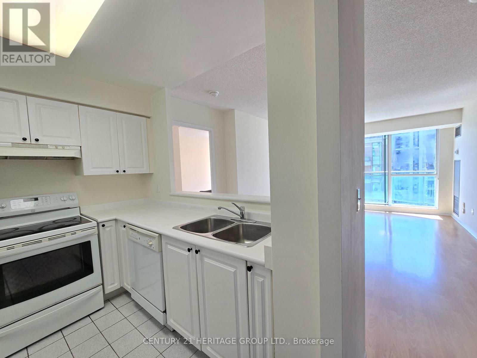1202 - 8 Pemberton Avenue, Toronto, Ontario  M2M 4K8 - Photo 13 - C12381992
