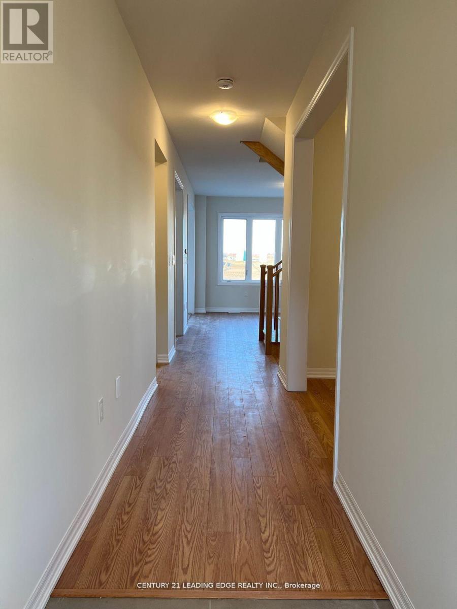 42 Ed Ewert Avenue, Clarington, Ontario  L1B 0W9 - Photo 2 - E12385654