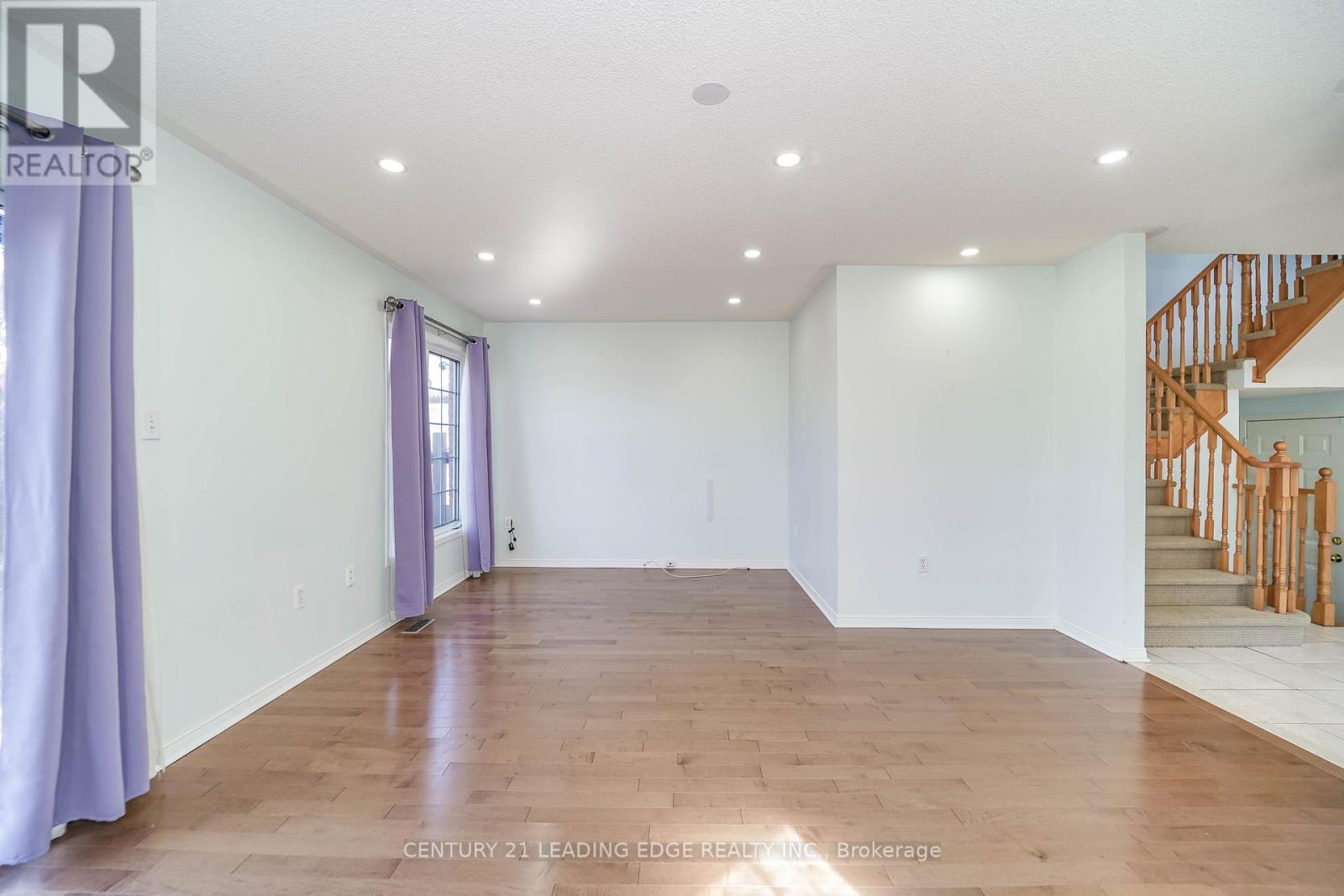 2 Oglevie Drive, Whitby, Ontario  L1R 2Y4 - Photo 12 - E12385680