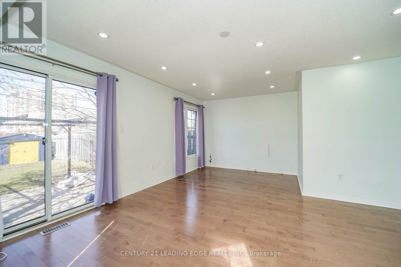 2 Oglevie Drive, Whitby, Ontario  L1R 2Y4 - Photo 13 - E12385680