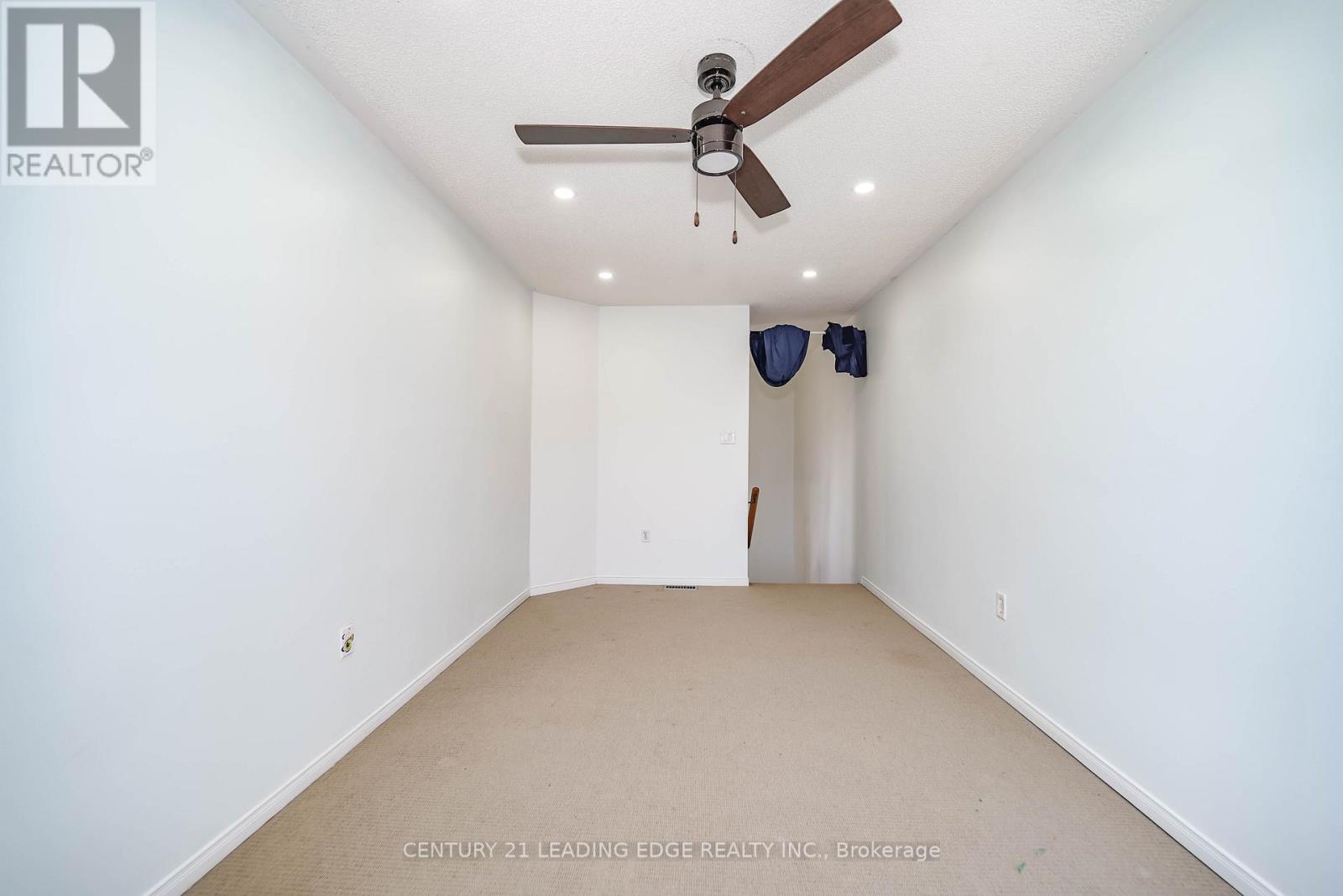 2 Oglevie Drive, Whitby, Ontario  L1R 2Y4 - Photo 18 - E12385680