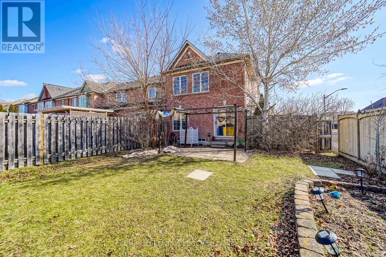 2 Oglevie Drive, Whitby, Ontario  L1R 2Y4 - Photo 37 - E12385680