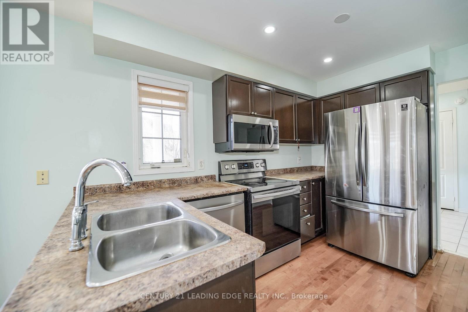 2 Oglevie Drive, Whitby, Ontario  L1R 2Y4 - Photo 9 - E12385680