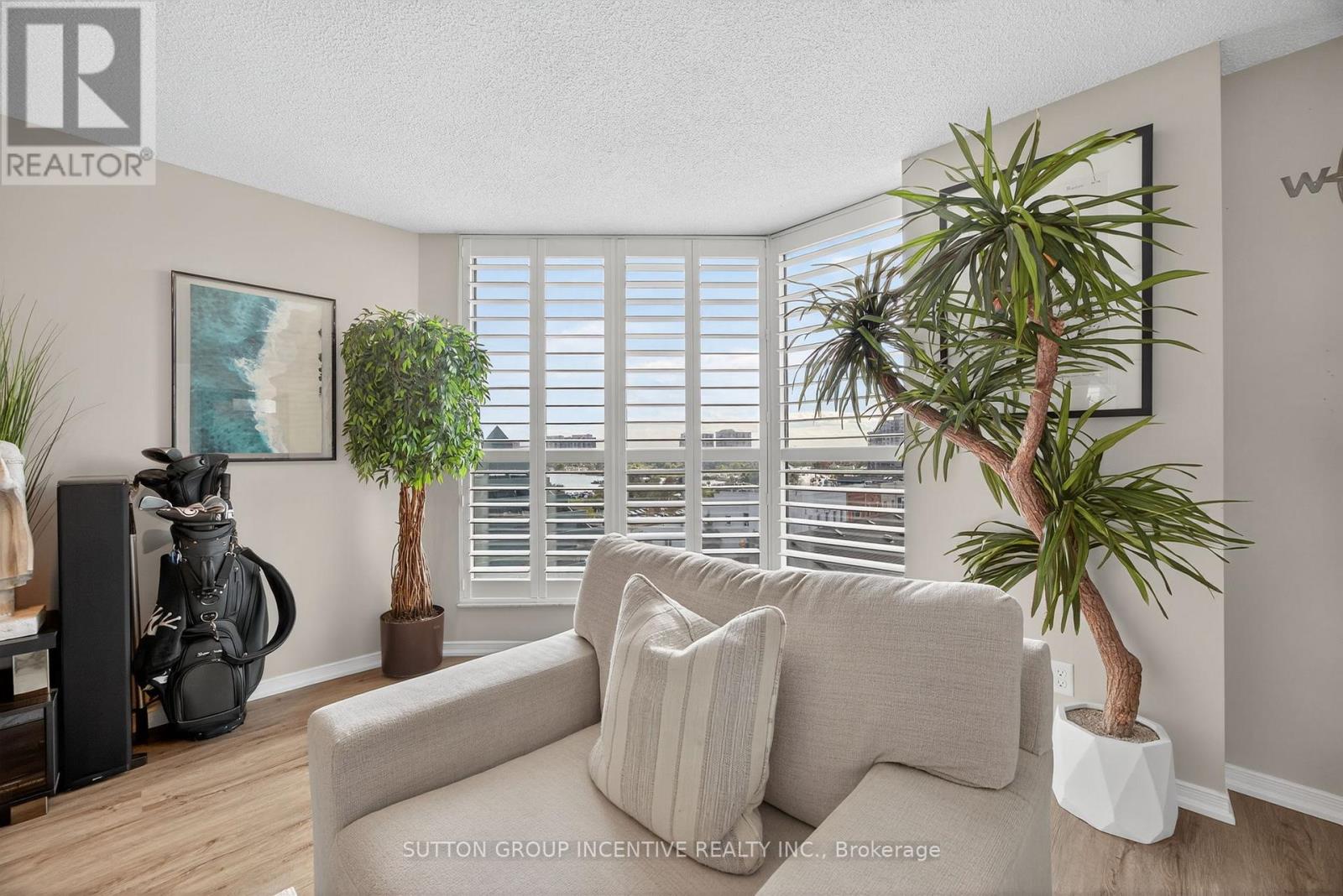 505 - 140 Dunlop Street E, Barrie (City Centre), Ontario  L4M 6H9 - Photo 12 - S12385656