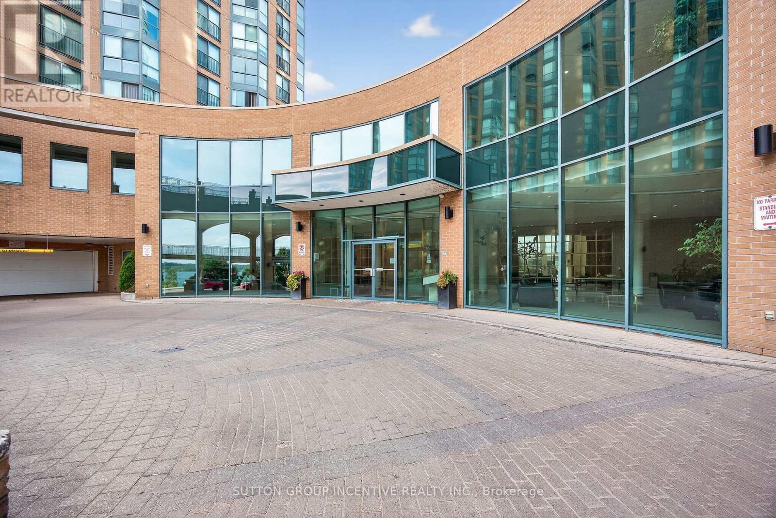 505 - 140 Dunlop Street E, Barrie (City Centre), Ontario  L4M 6H9 - Photo 4 - S12385656