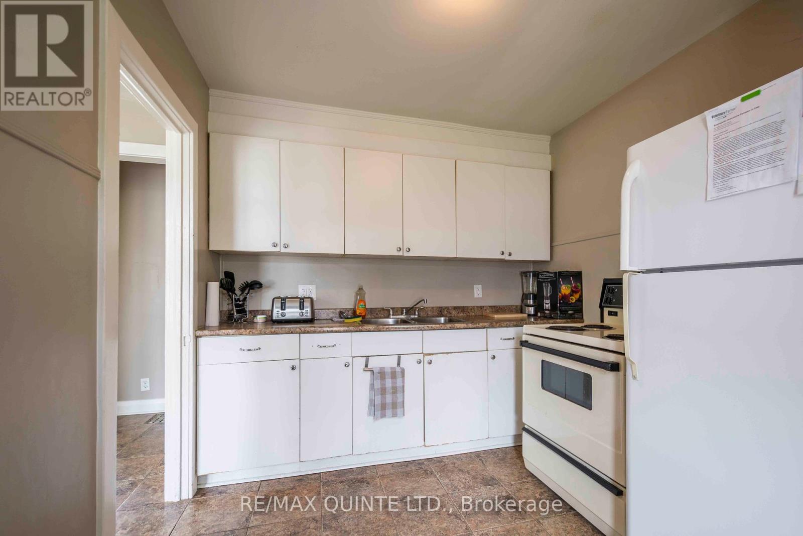 110 Moira Street W, Belleville, Ontario  K8P 1S9 - Photo 10 - X12385701