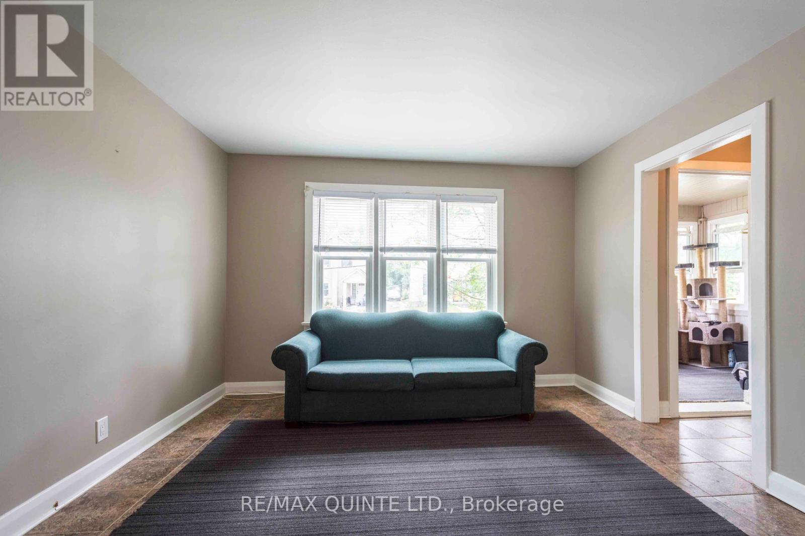 110 Moira Street W, Belleville, Ontario  K8P 1S9 - Photo 6 - X12385701