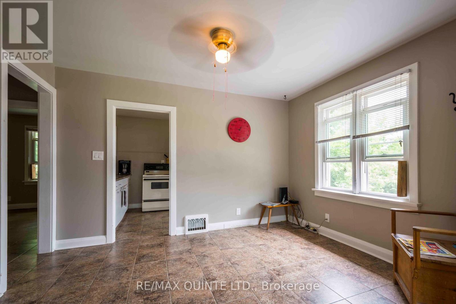110 Moira Street W, Belleville, Ontario  K8P 1S9 - Photo 7 - X12385701
