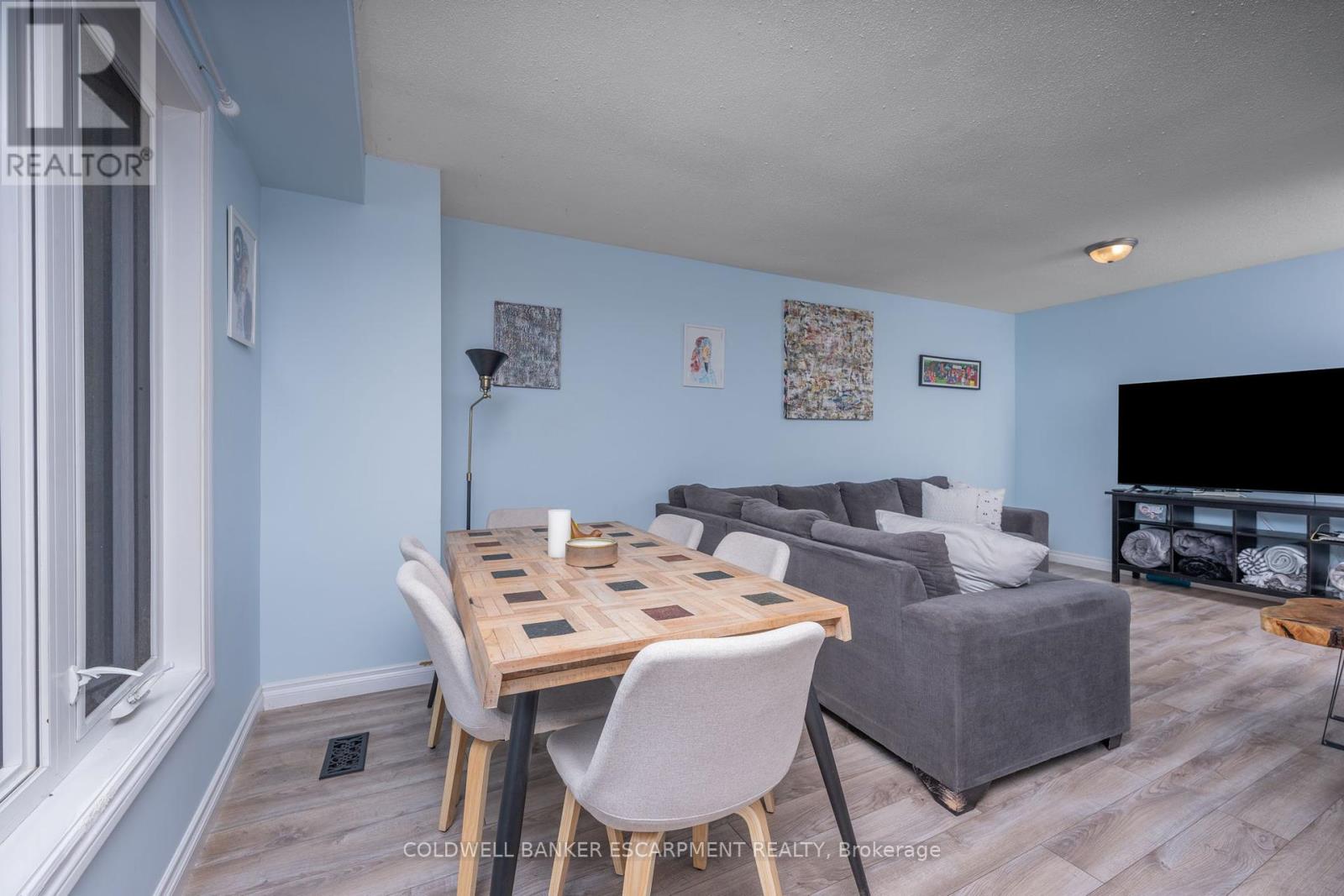 181 - 302 College Avenue W, Guelph (Dovercliffe Park/old University), Ontario  N1G 4T6 - Photo 19 - X12385661