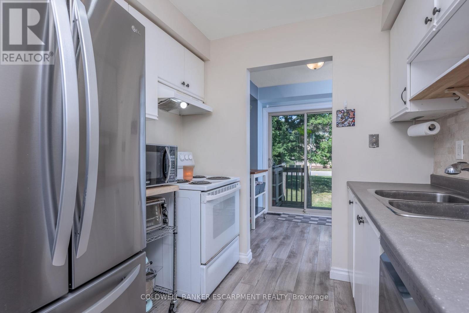 181 - 302 College Avenue W, Guelph (Dovercliffe Park/old University), Ontario  N1G 4T6 - Photo 24 - X12385661