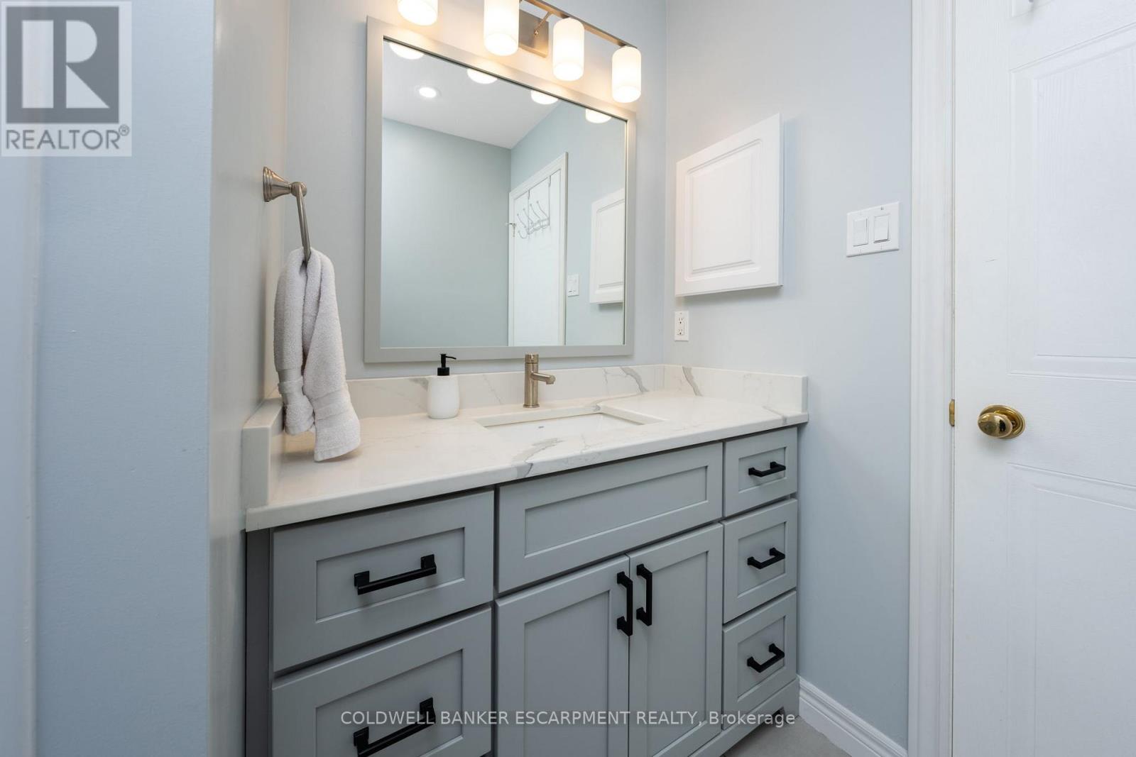 181 - 302 College Avenue W, Guelph (Dovercliffe Park/old University), Ontario  N1G 4T6 - Photo 33 - X12385661