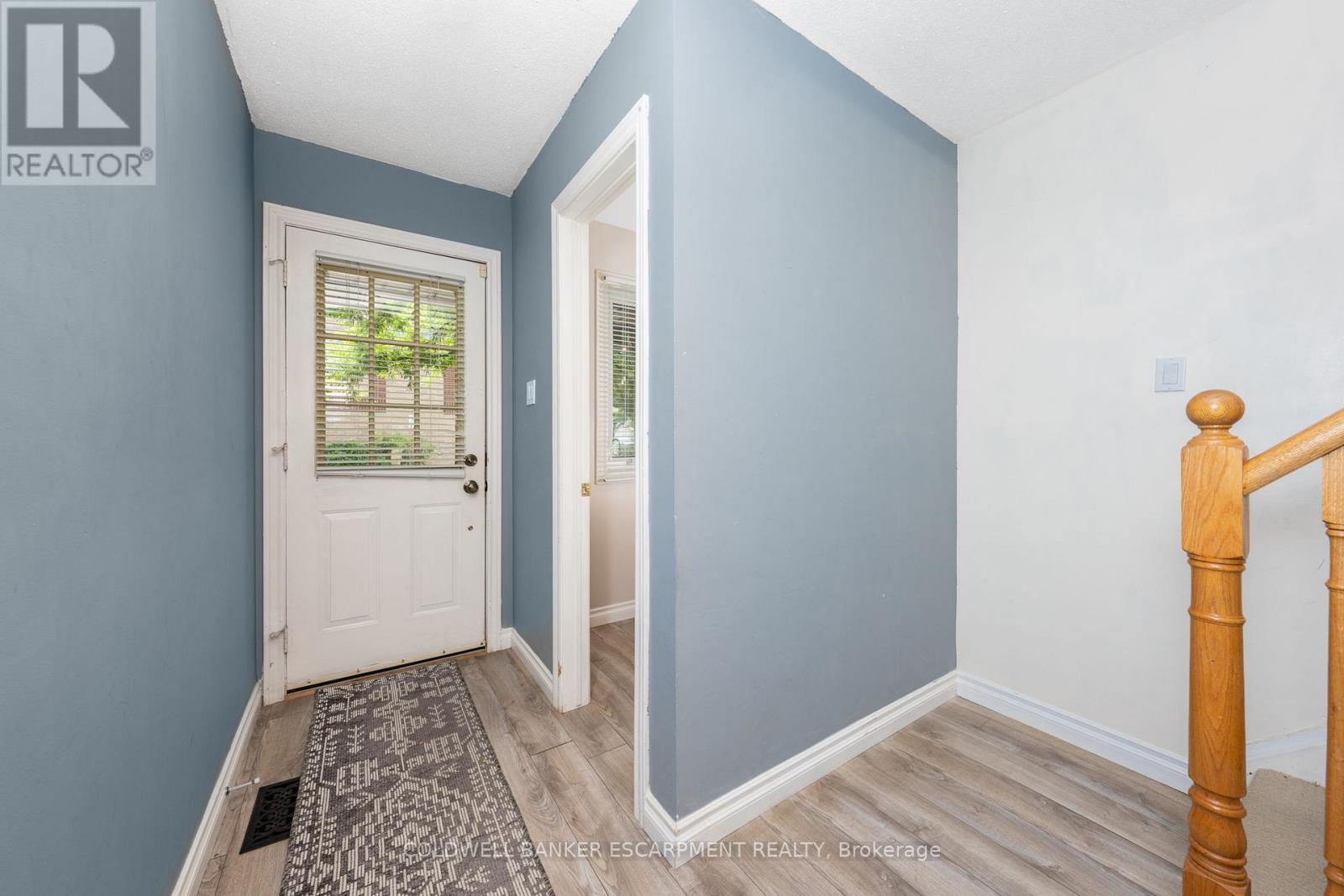 181 - 302 College Avenue W, Guelph (Dovercliffe Park/old University), Ontario  N1G 4T6 - Photo 8 - X12385661