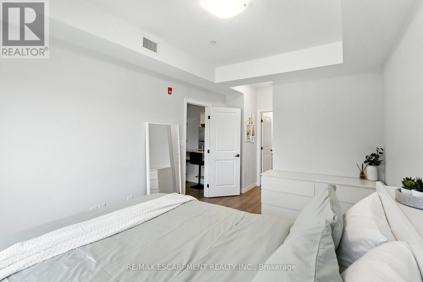 211 - 2605 Binbrook Road, Hamilton (Binbrook), Ontario  L0R 1C0 - Photo 24 - X12385672