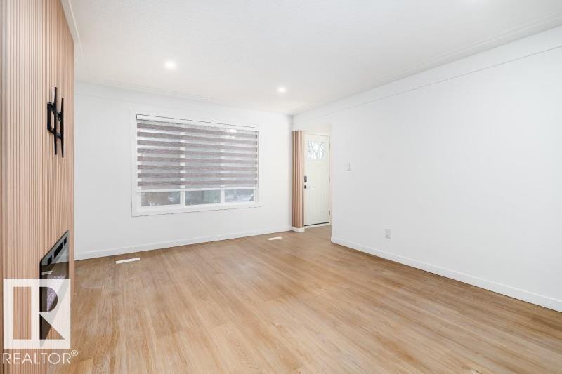 8522/8524 84 Av Nw, Edmonton, Alberta  T6C 1C9 - Photo 13 - E4456477