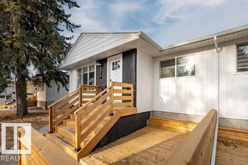 8522/8524 84 Av Nw, Edmonton, Alberta  T6C 1C9 - Photo 3 - E4456477