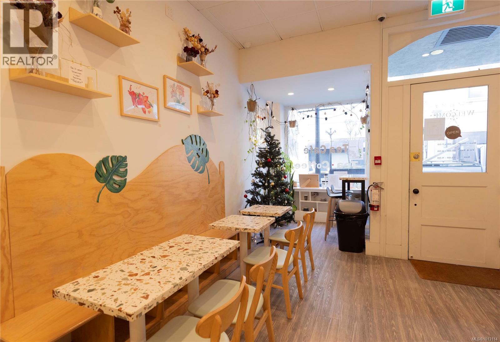 667 Fort St, Victoria, British Columbia  V8W 1G6 - Photo 2 - 1013114