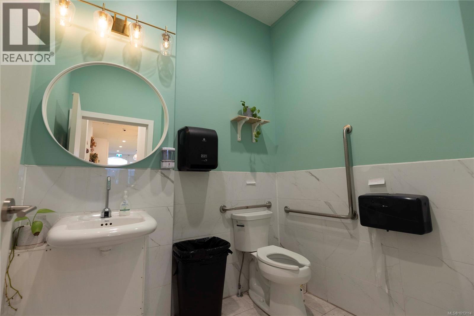 667 Fort St, Victoria, British Columbia  V8W 1G6 - Photo 46 - 1013114