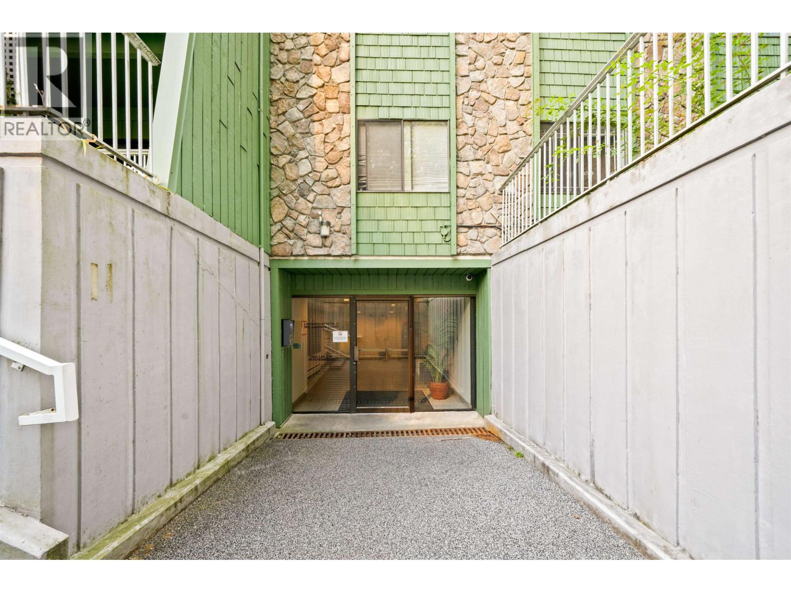 201 3901 Carrigan Court, Burnaby, British Columbia  V3N 4K1 - Photo 39 - R3044368