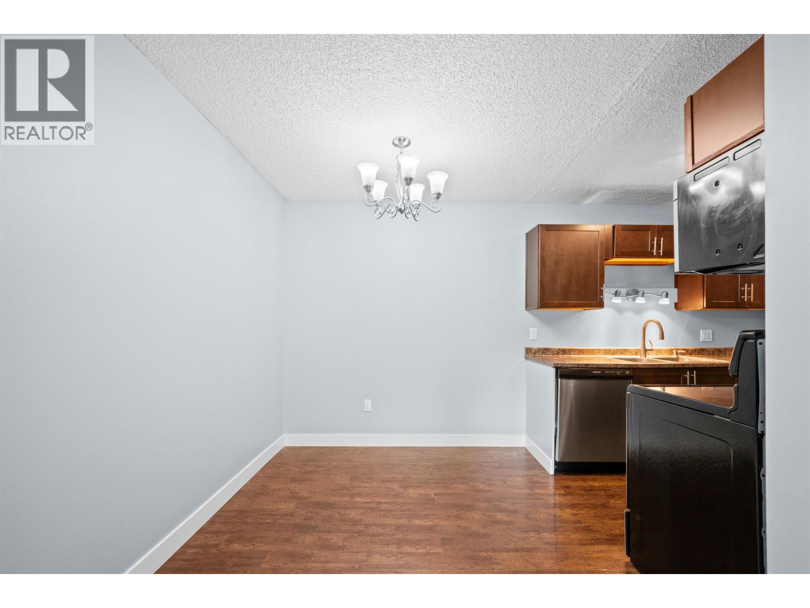 201 3901 Carrigan Court, Burnaby, British Columbia  V3N 4K1 - Photo 9 - R3044368