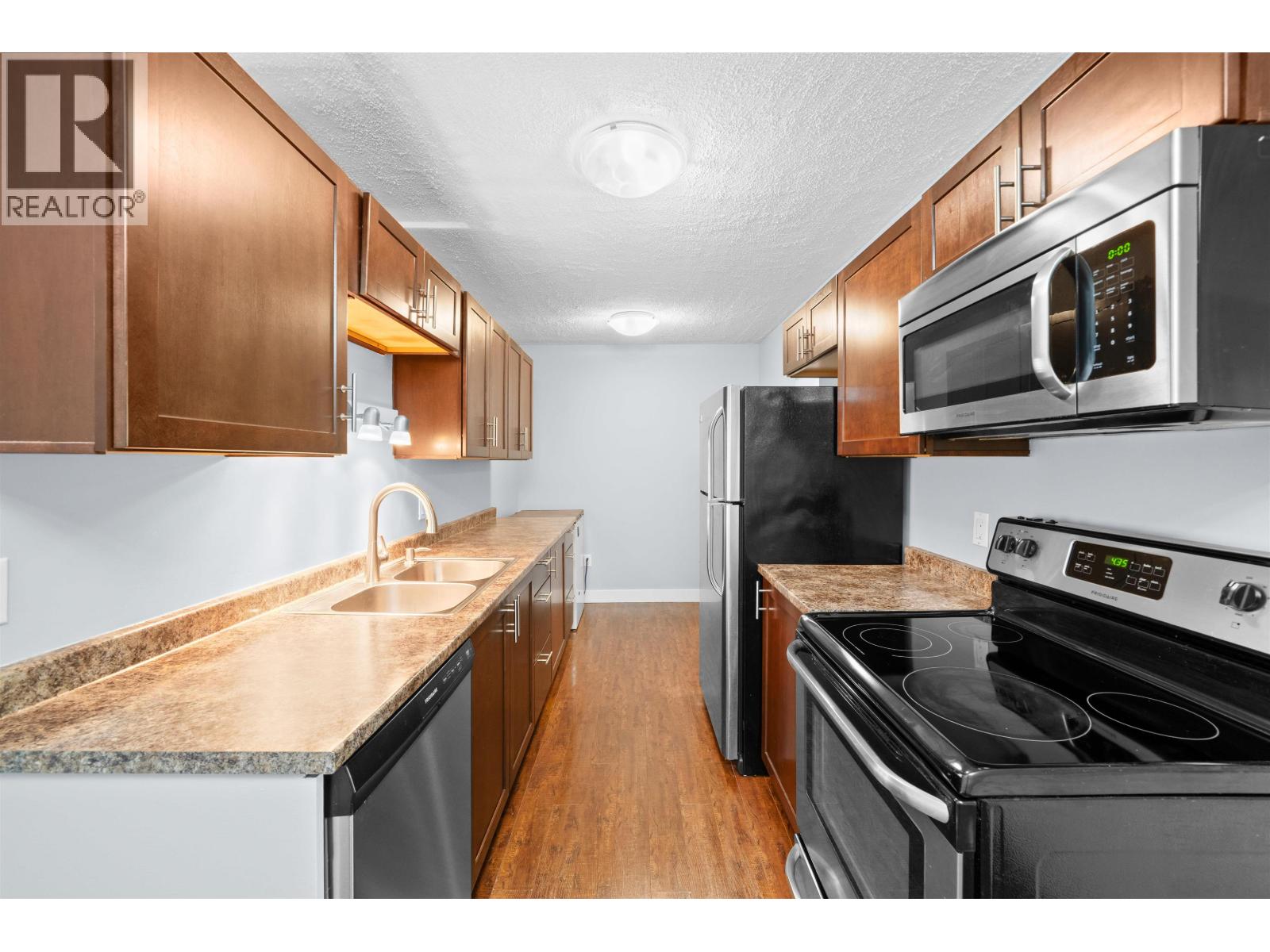 201 3901 Carrigan Court, Burnaby, British Columbia  V3N 4K1 - Photo 10 - R3044368