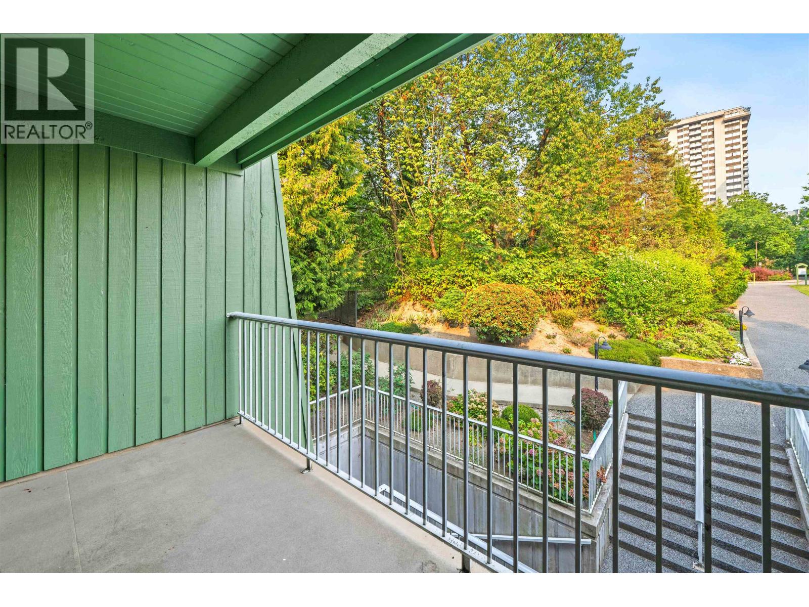 201 3901 Carrigan Court, Burnaby, British Columbia  V3N 4K1 - Photo 7 - R3044368