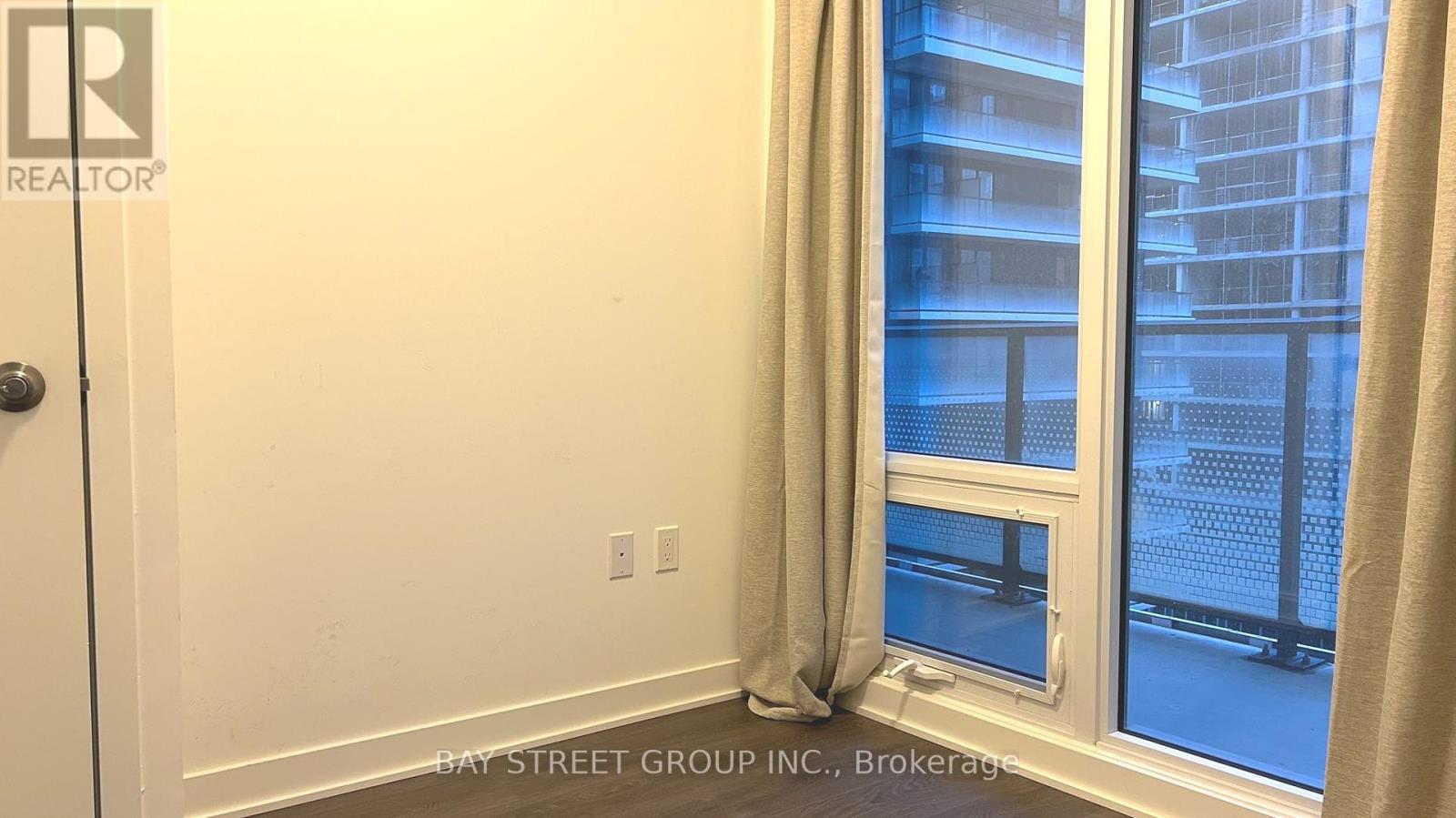 1602 - 115 Blue Jays Way, Toronto (Waterfront Communities), Ontario  M5V 0N4 - Photo 5 - C12385719
