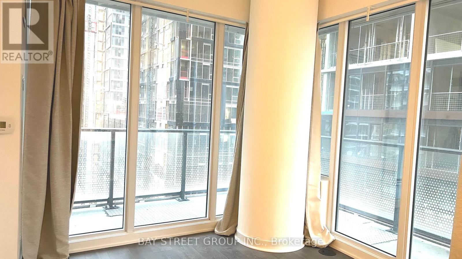 1602 - 115 Blue Jays Way, Toronto (Waterfront Communities), Ontario  M5V 0N4 - Photo 6 - C12385719