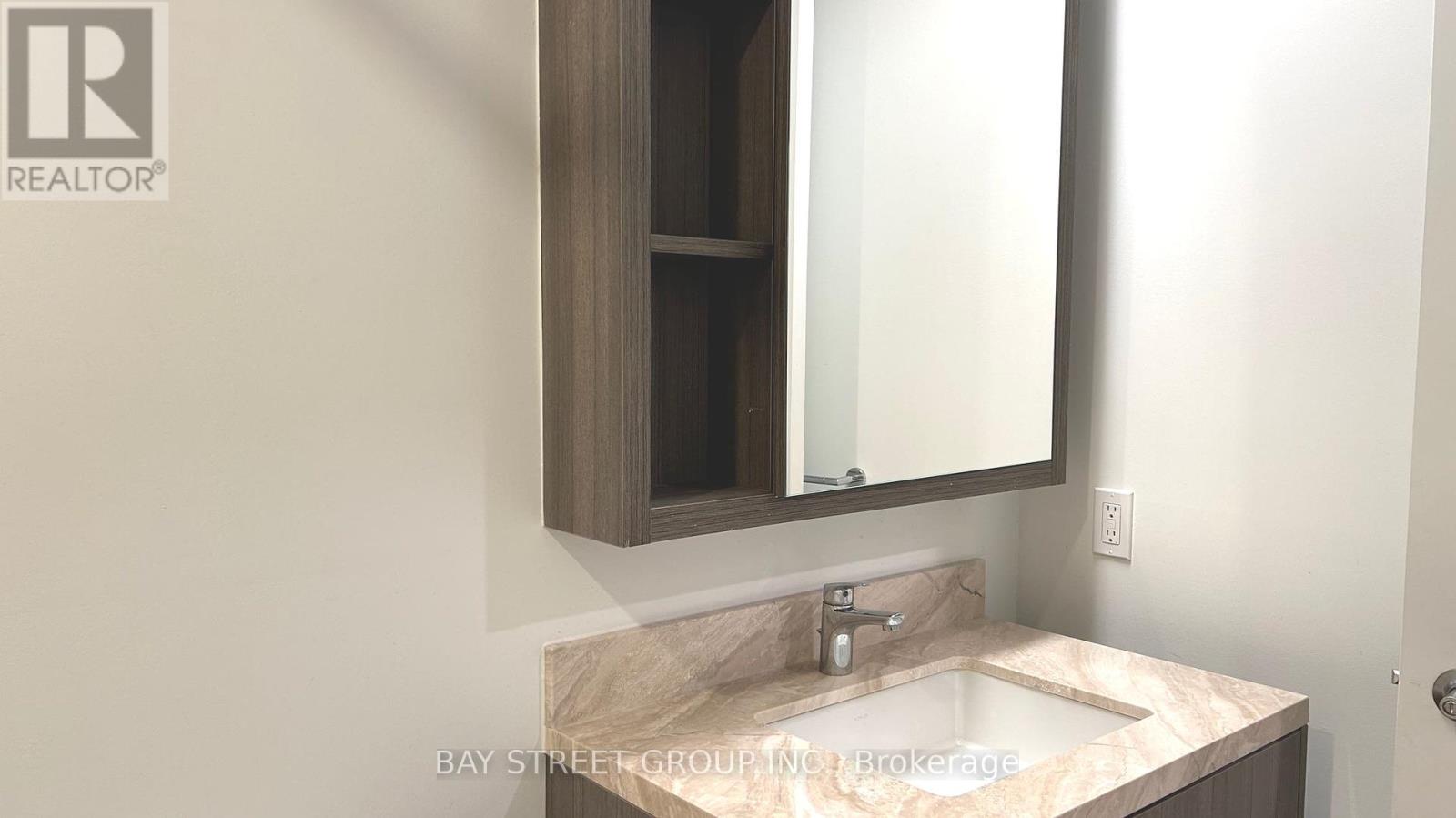 1602 - 115 Blue Jays Way, Toronto (Waterfront Communities), Ontario  M5V 0N4 - Photo 9 - C12385719