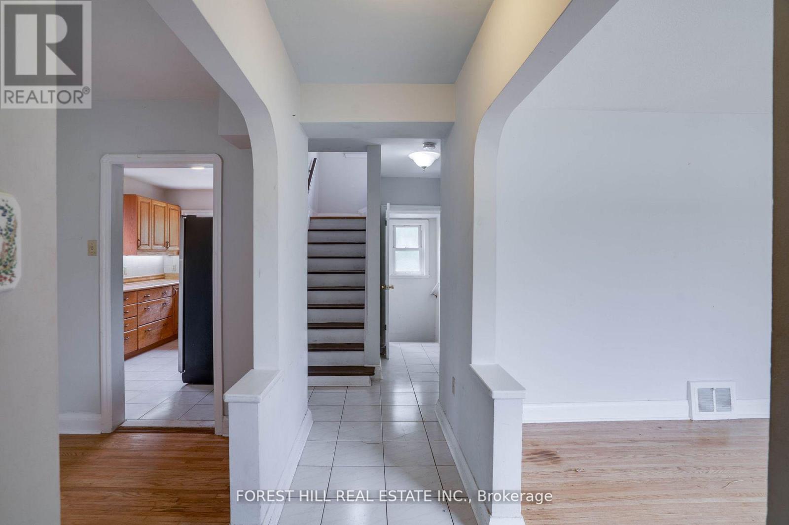 160 Pleasant Avenue, Toronto (Newtonbrook West), Ontario  M2M 1M3 - Photo 11 - C12385724