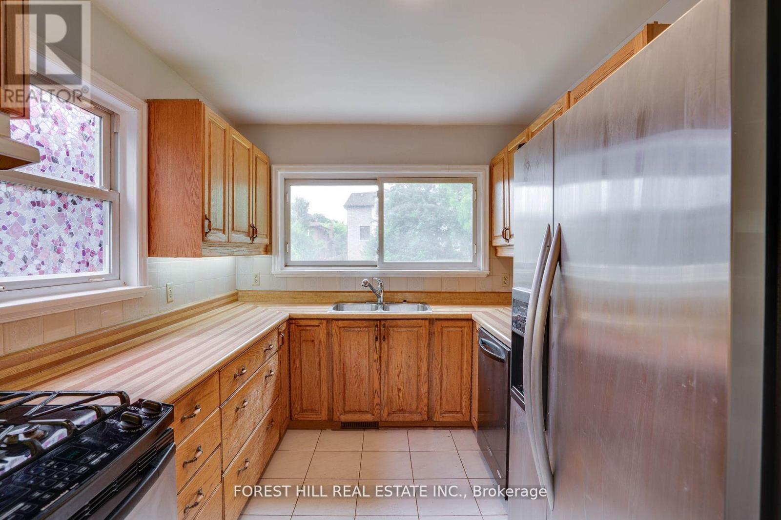 160 Pleasant Avenue, Toronto (Newtonbrook West), Ontario  M2M 1M3 - Photo 17 - C12385724