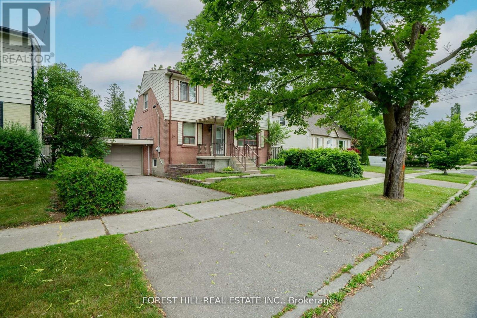 160 Pleasant Avenue, Toronto (Newtonbrook West), Ontario  M2M 1M3 - Photo 4 - C12385724