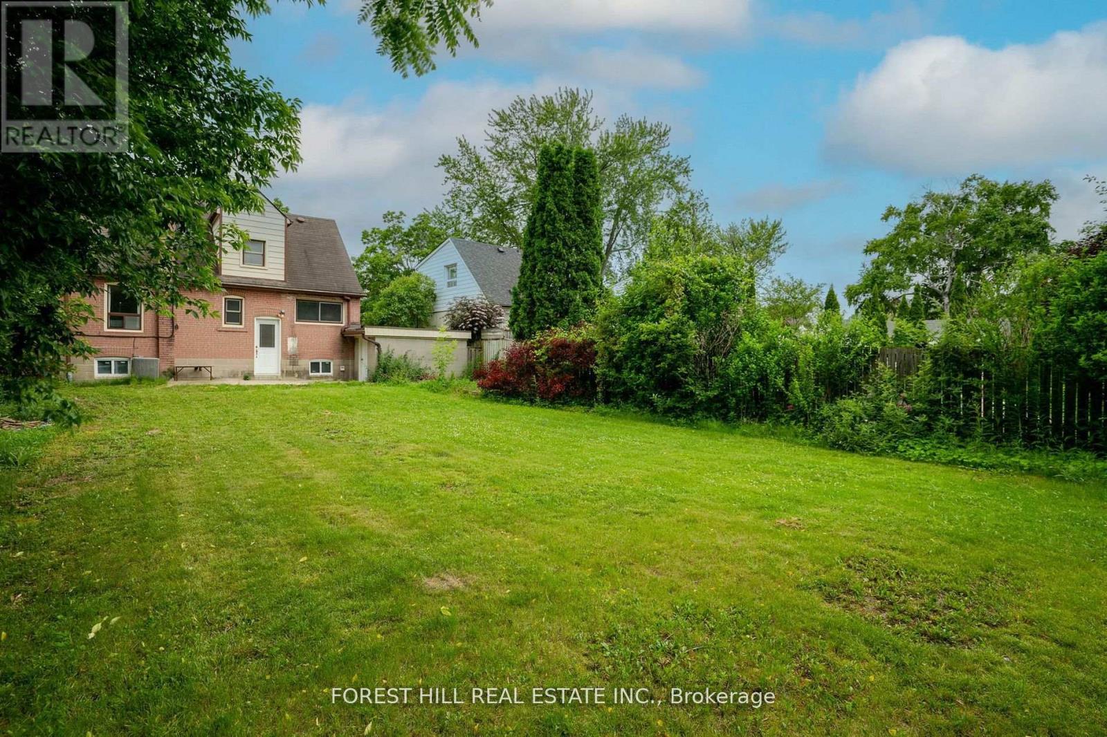 160 Pleasant Avenue, Toronto (Newtonbrook West), Ontario  M2M 1M3 - Photo 7 - C12385724